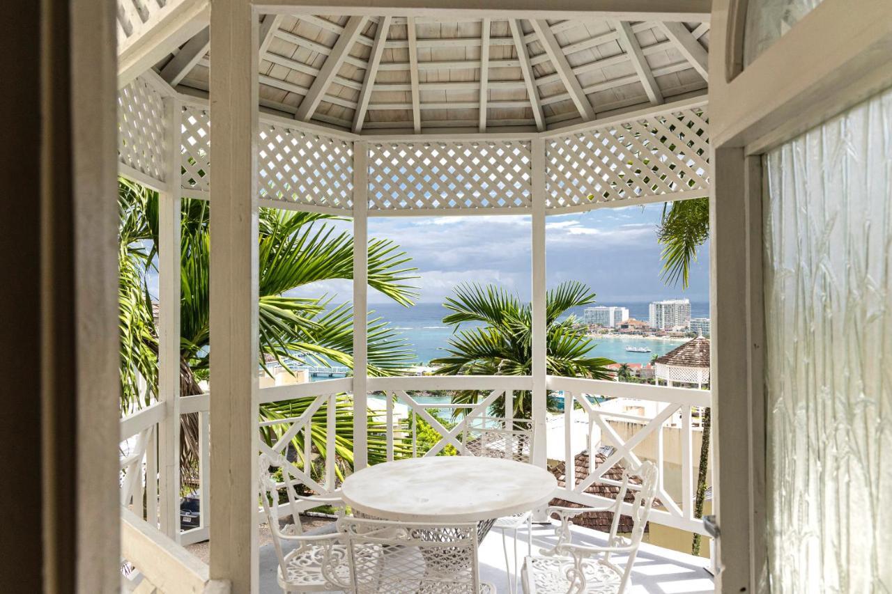 Pampered In Paradise Near Ian Fleming Airport Ocj Ocho Rios Exterior foto